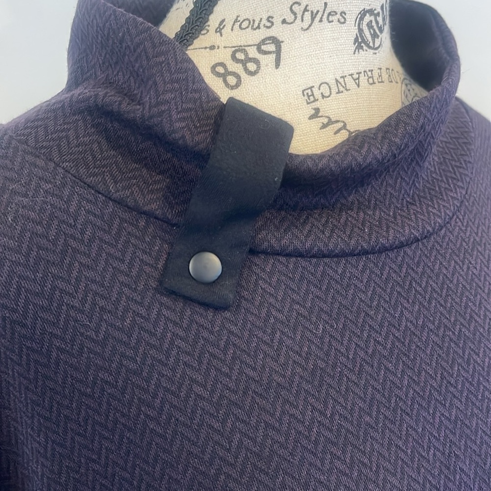 Chic Black and Aubergine Tunic Top - Picture 2 of 4